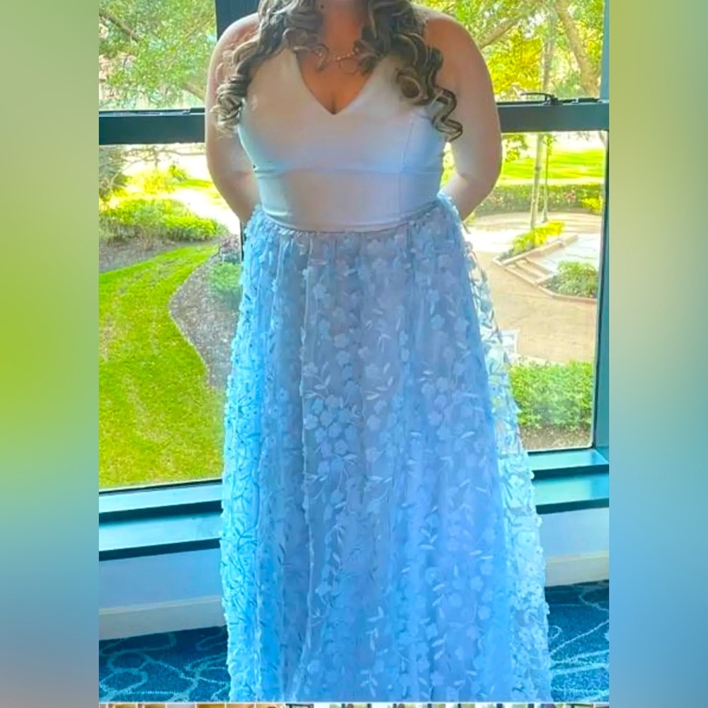 Prom dress with blue flower petals size (13)
